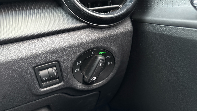 Skoda Fabia 1.0 MPI 80 SE Comfort 5dr Petrol Hatchback